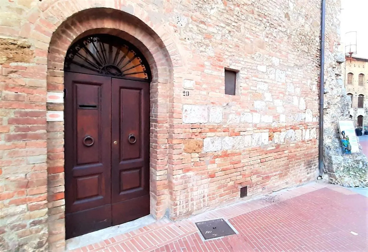 Sangi Studio Apartment - With Amazing View Of The Duomo San Gimignano Italy